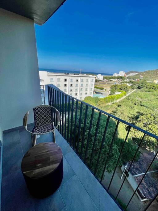 Espectacular Apto con vista al Mar y la Sierra - Three-Bedroom Apartment - 5