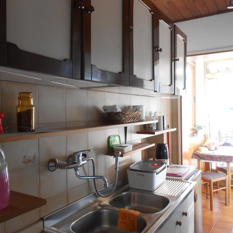 Apartment Trieste Casa Vacanze NATASCIA - Appartamento Familiare con 2 Camere da Letto e Vista - 14