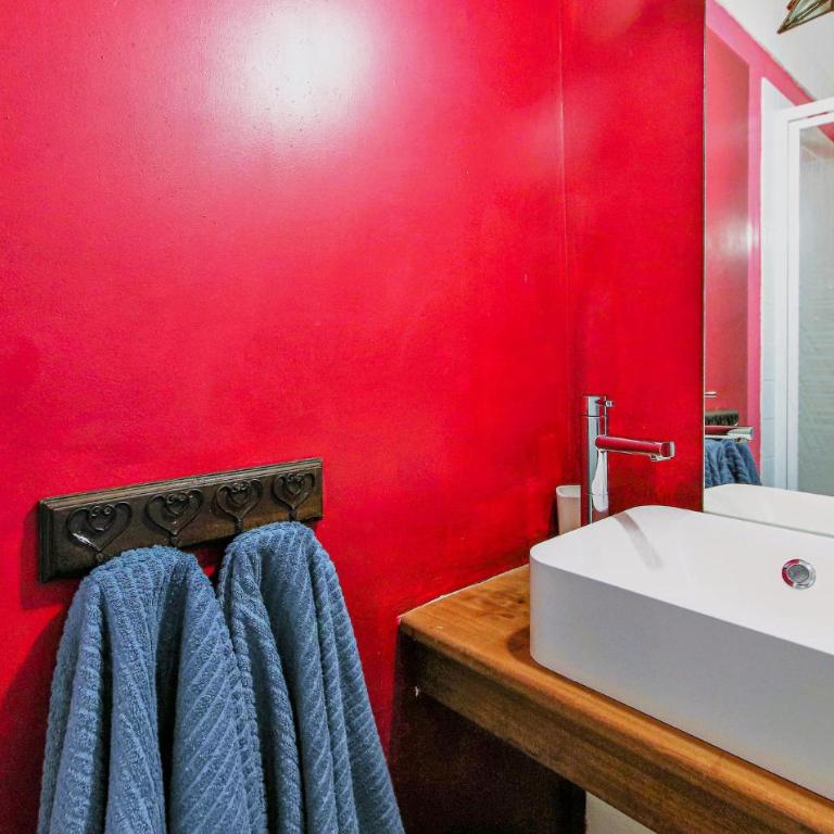 Beautiful Home In Die - Maison de Vacances 4 Chambres - 31