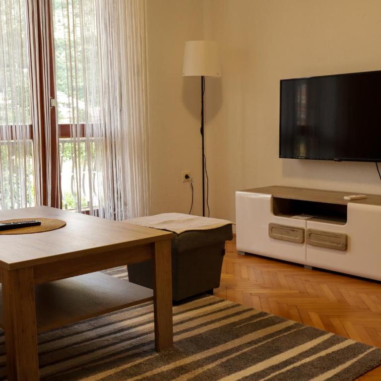 Debeli lad - Apartman sa 2 Spavaće Sobe - 2