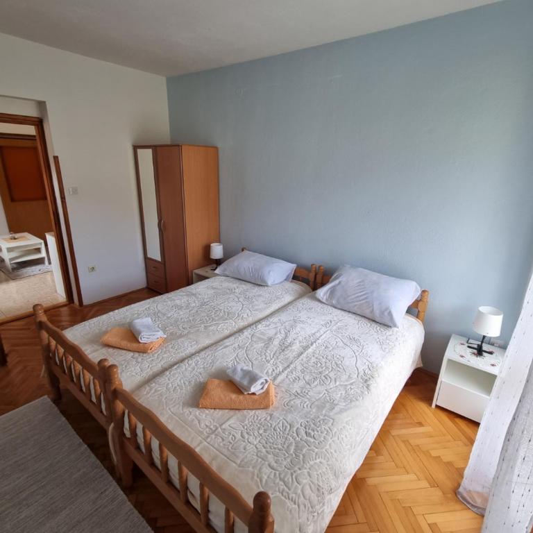 Debeli lad - Apartman - 2
