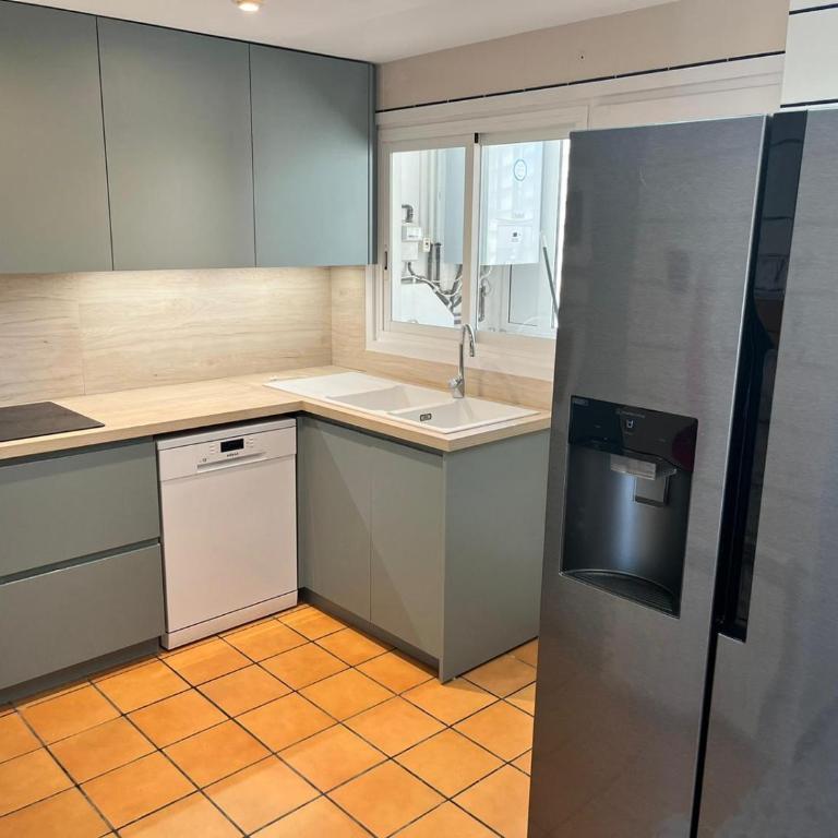 Vistas Mediterrani, maravillosas vistas en amplio apartamento con terraza, y piscina en zona de jardin - Apartamento - 28