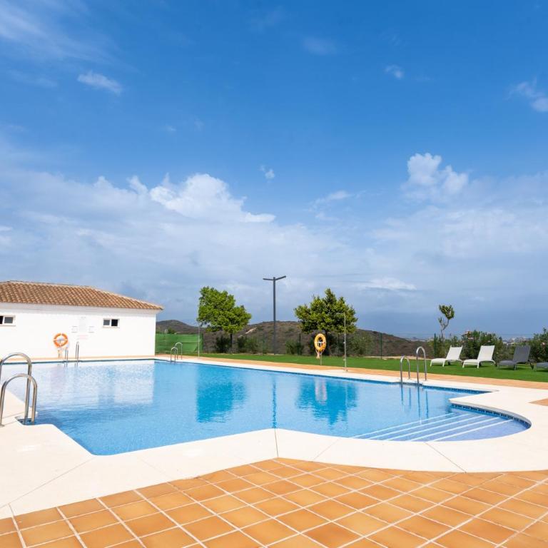 13 Modern apt for 6 guest with shared pool in Manilva Andalucia - Apartamento con vistas al jardín - 4