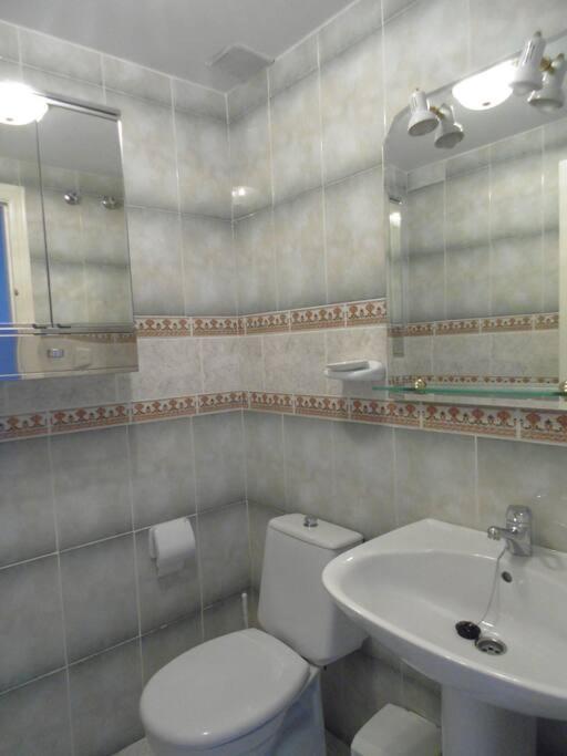 Primera línea de Playa San Cristóbal. Almuñecar - Apartamento de 2 dormitorios - 12