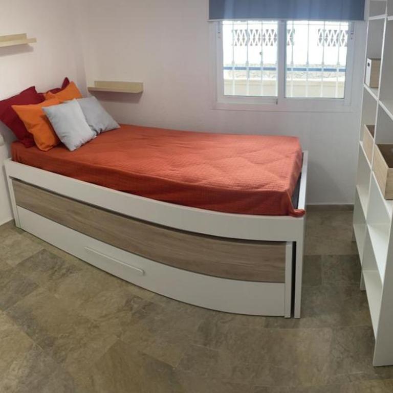 Encantador Piso con Gran Terraza - Two-Bedroom Apartment - 20
