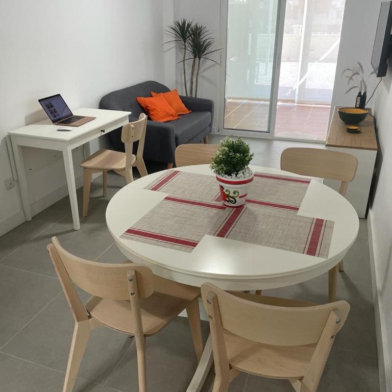 Encantador Piso con Gran Terraza - Two-Bedroom Apartment - 6