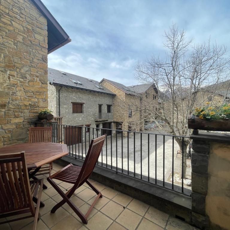 E06 - Casa Carmen en Eriste - Villmor - Three-Bedroom House - 14