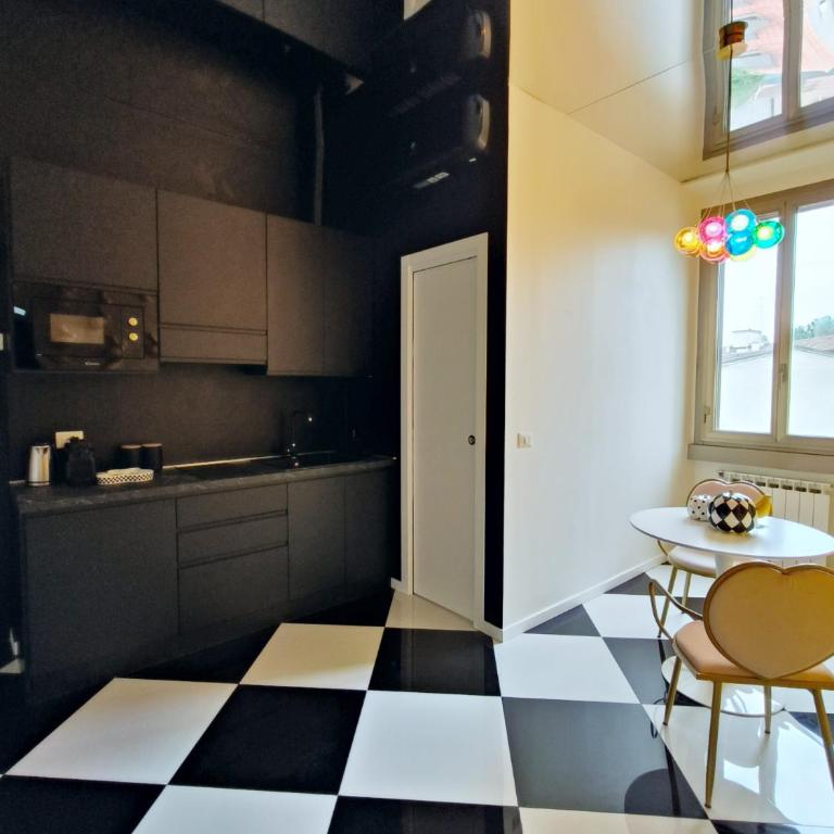 Wonderland Apartment in Milan shopping area, AC, Wifi and Subway - Appartamento con 1 Camera da Letto - 13