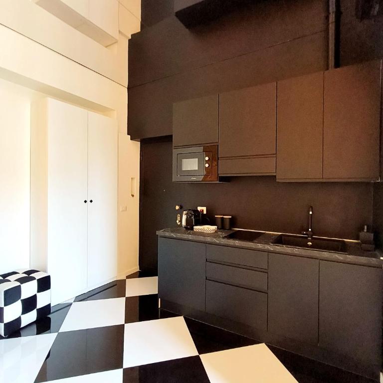 Wonderland Apartment in Milan shopping area, AC, Wifi and Subway - Appartamento con 1 Camera da Letto - 16