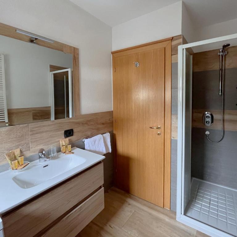 Skyrim Apartment - City Centre - Two-Bedroom Apartment - 11
