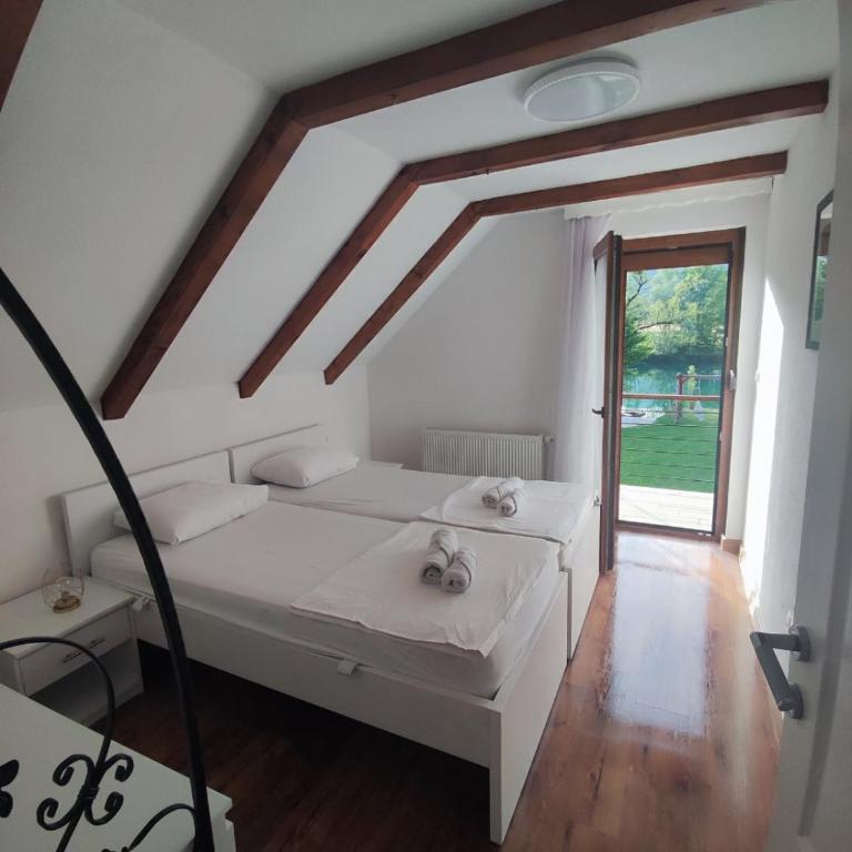 River home - Villa Sara - Three-Bedroom House - 20