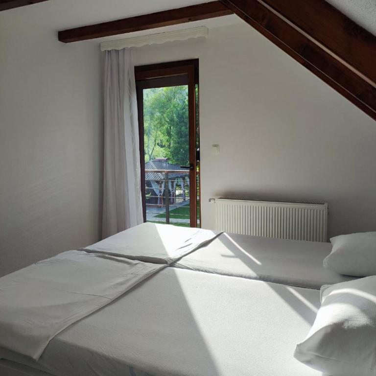 River home - Villa Sara - Three-Bedroom House - 23