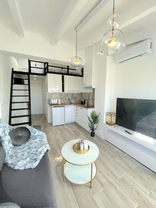 Belle Mar Sea View Studio - One-Bedroom Apartment - 3