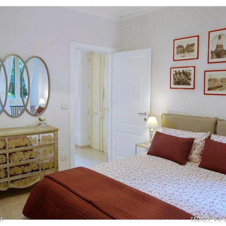 Santa Chiara Apartment by Home4holidays - Apartment - 12