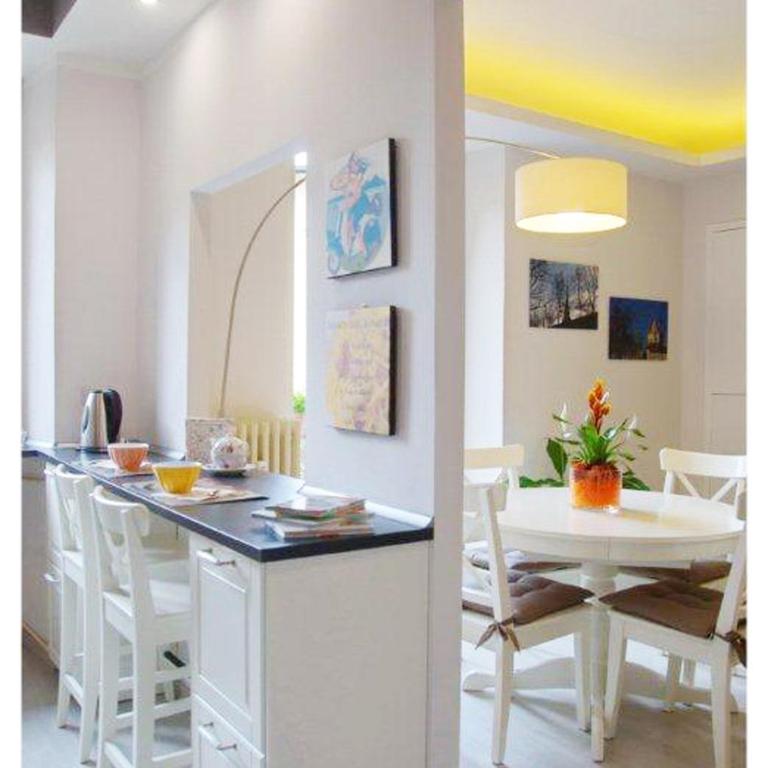 Santa Chiara Apartment by Home4holidays - Apartment - 3
