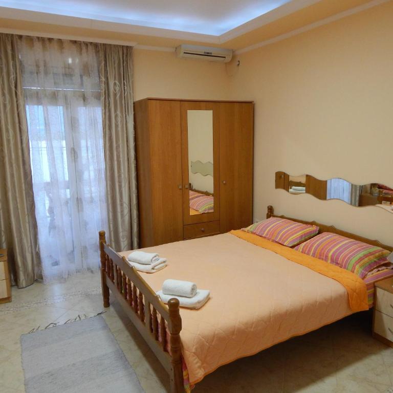 Apartments Klakor - Studio with Balcony and Sea View - 11