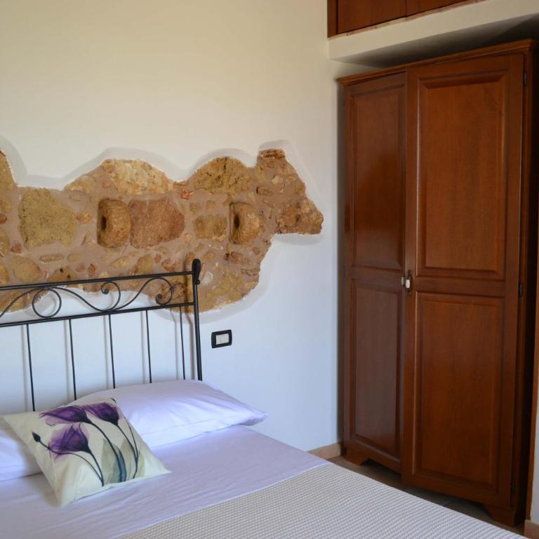 HOTEL Cala Buguto - Camera Matrimoniale con Bagno Privato - 11
