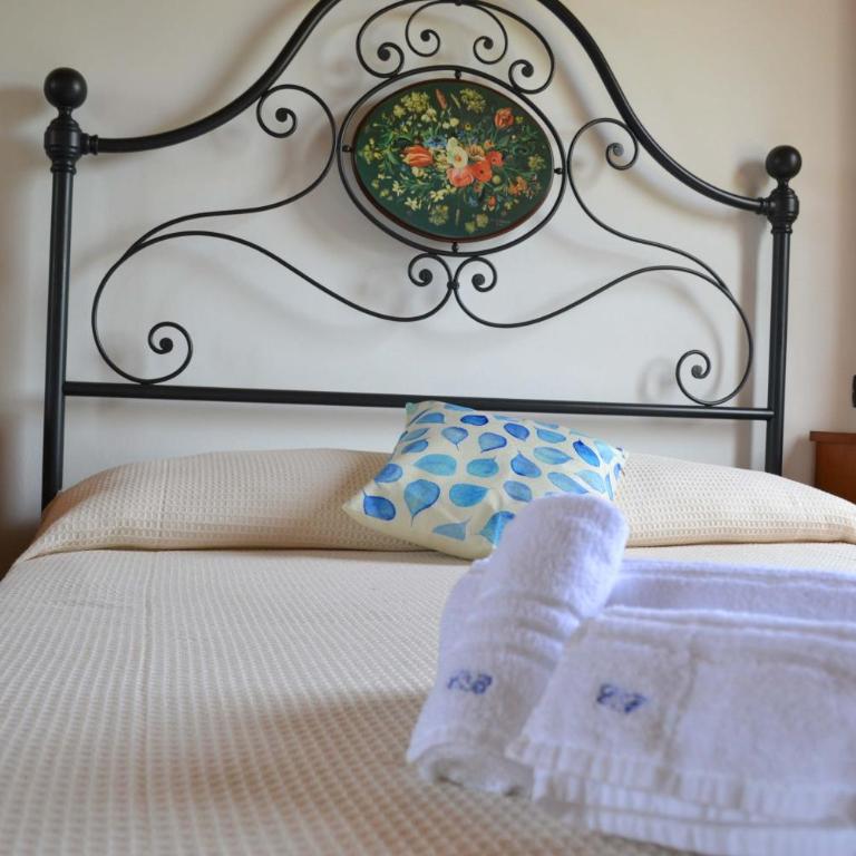 HOTEL Cala Buguto - Camera Tripla Comfort - 9