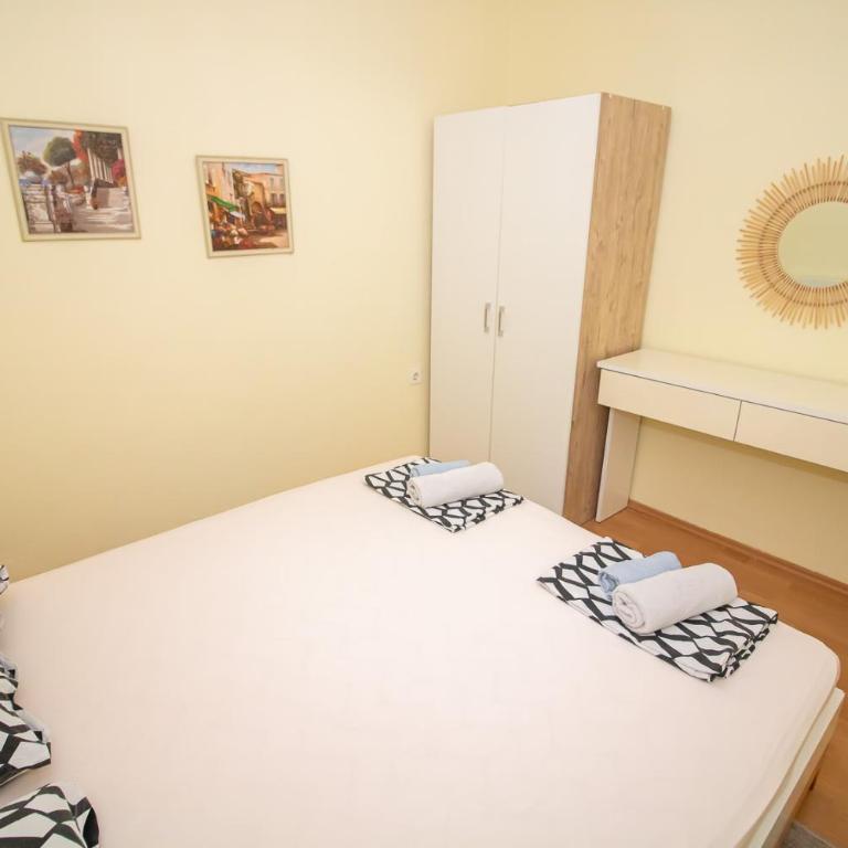 Butterfly - Three-Bedroom Apartment - 23