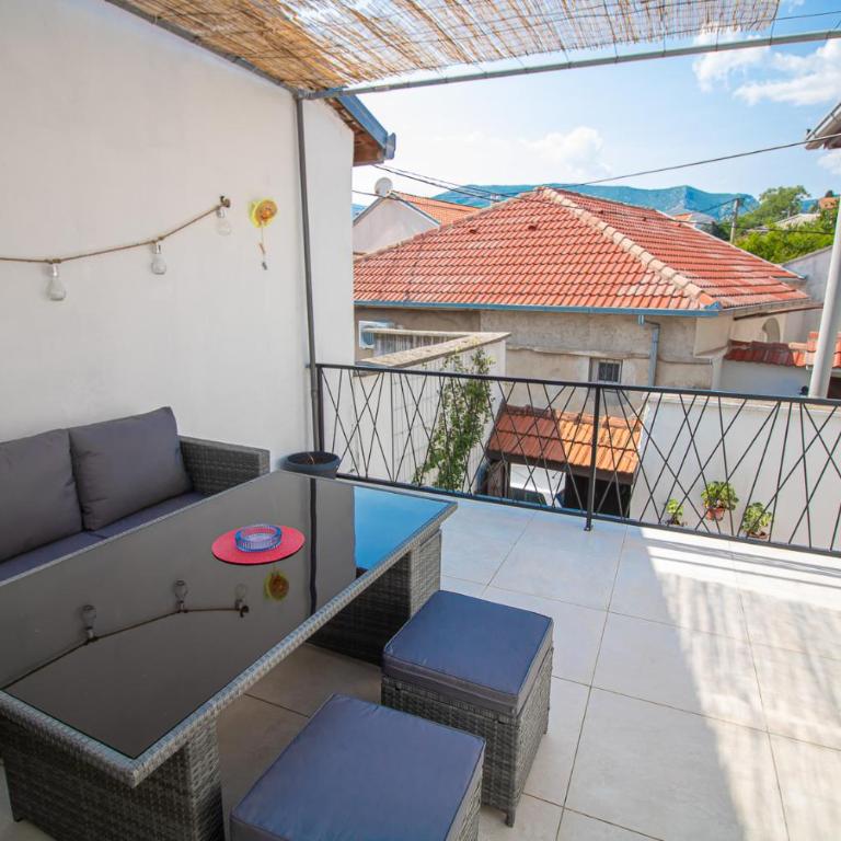 Butterfly - Three-Bedroom Apartment - 2