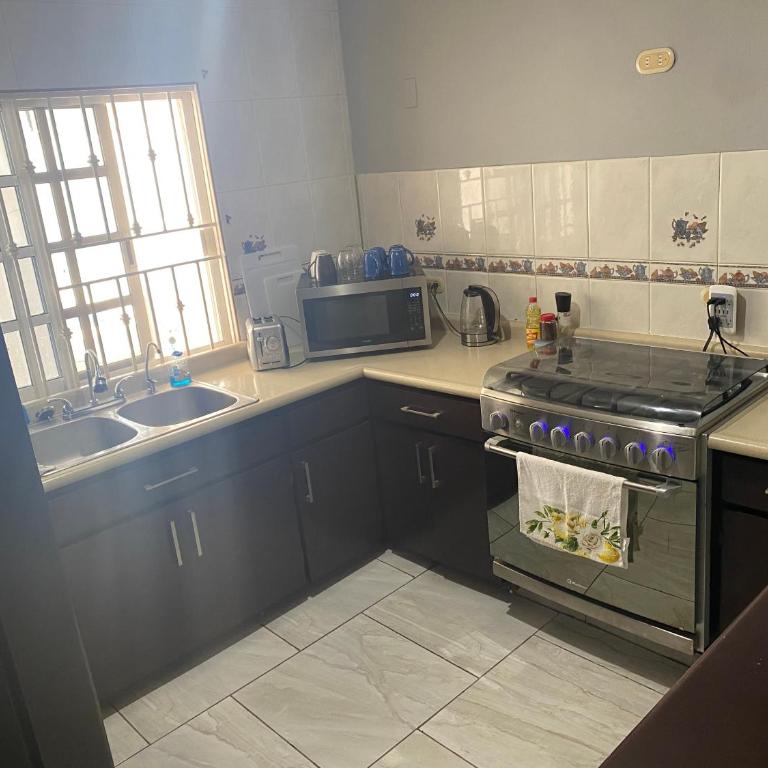 Playa Azul - Four-Bedroom House - 12