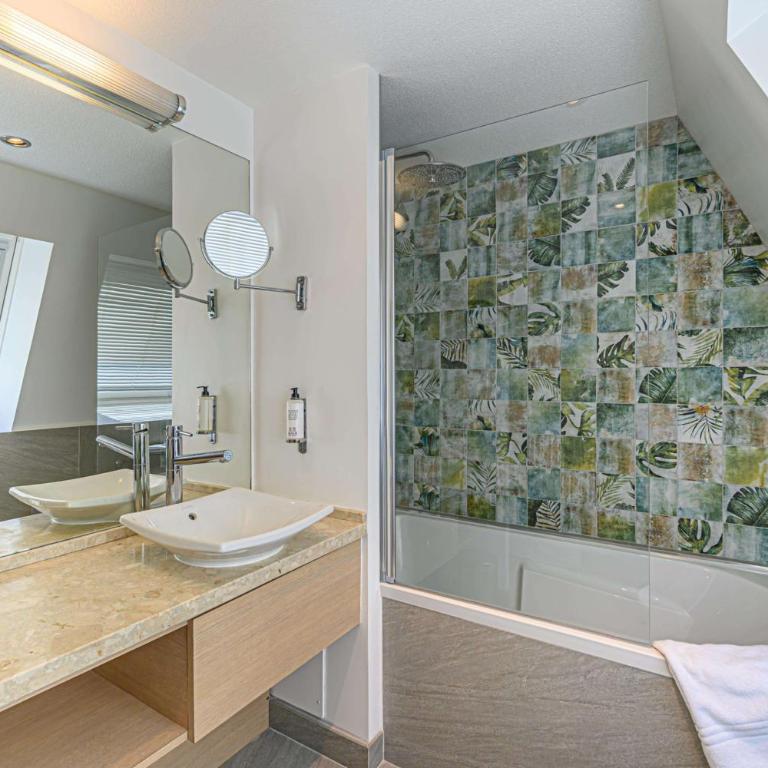 Best Western Plus Hôtel Vannes Centre Ville - Chambre Familiale en Duplex - 6