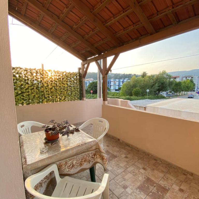 Apartments Amra - Apartment with Balcony - 1