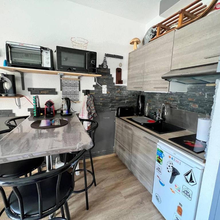 Studio cabine familial avec balcon aux Angles - Studio - 1
