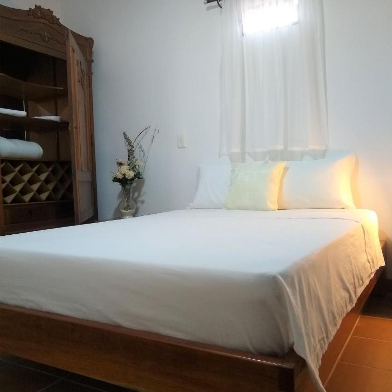 Villa del Prado - Double Room with Private Bathroom - 3