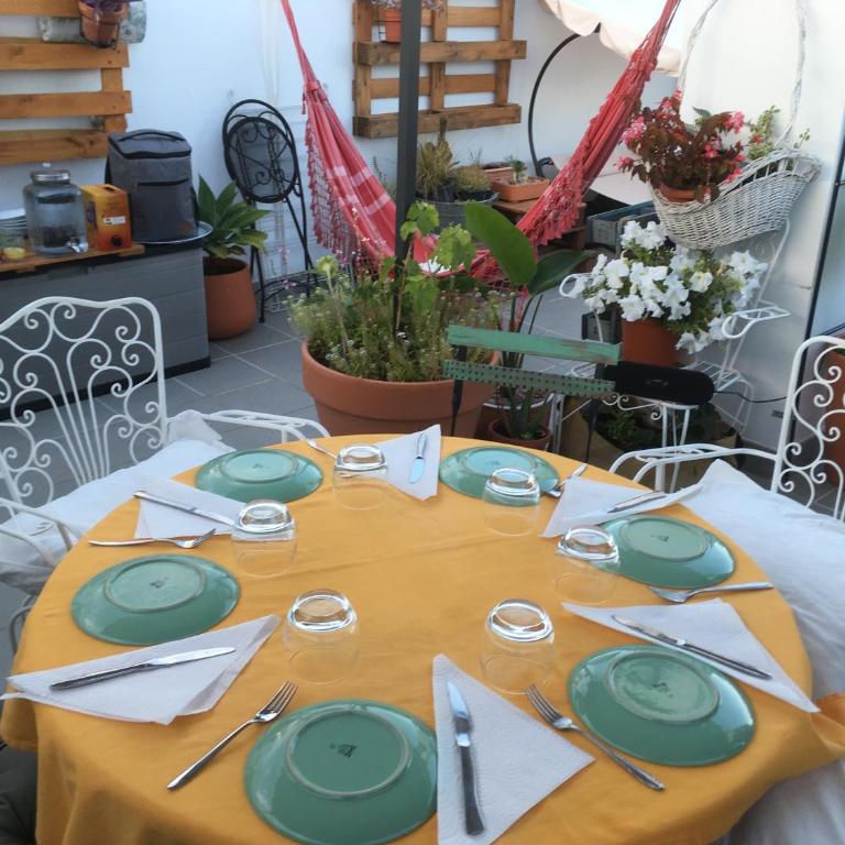Charming home with private terrace,heart of Málaga - One-Bedroom Apartment - 15
