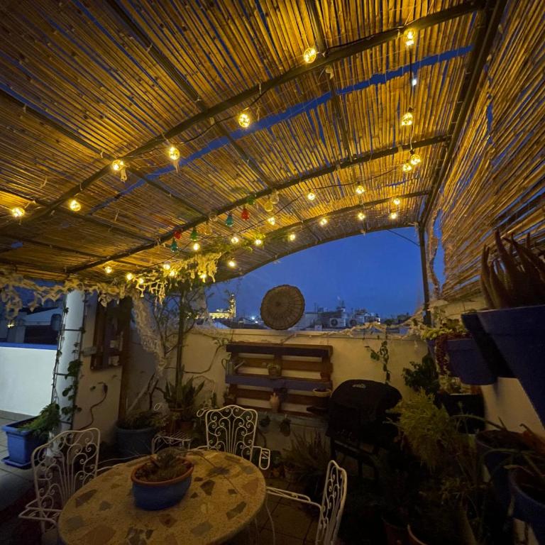 Charming home with private terrace,heart of Málaga - One-Bedroom Apartment - 26