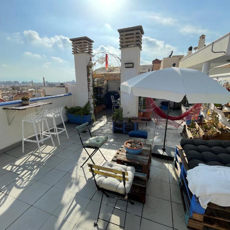 Charming home with private terrace,heart of Málaga - One-Bedroom Apartment - 13