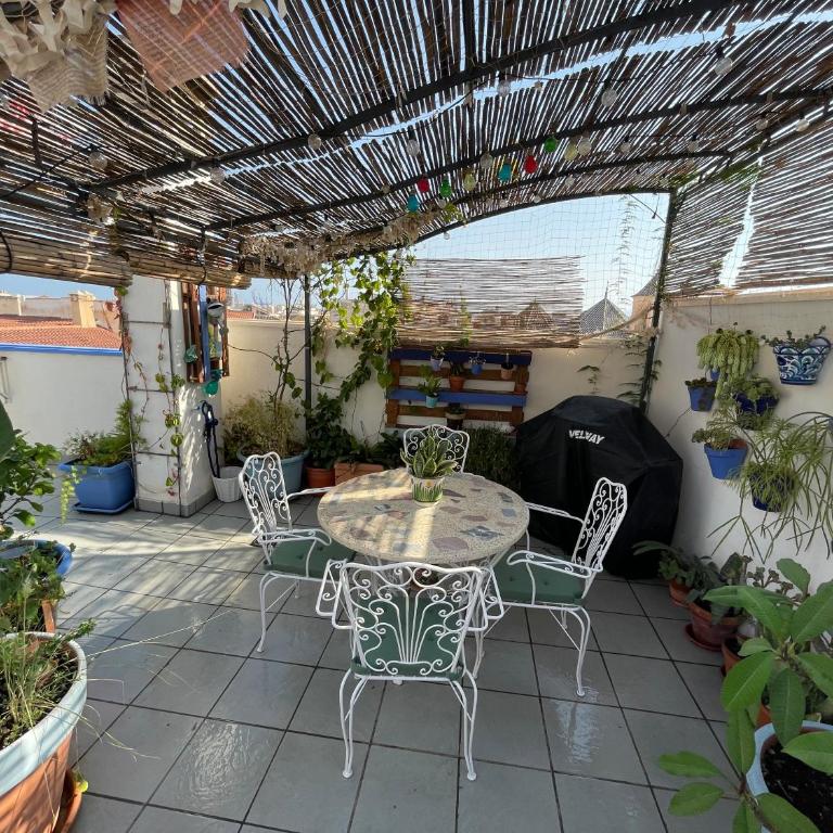 Charming home with private terrace,heart of Málaga - One-Bedroom Apartment - 14