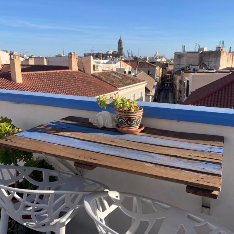 Charming home with private terrace,heart of Málaga - One-Bedroom Apartment - 19