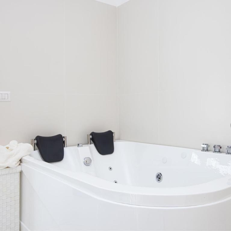 Pupatella Luxury Suite - Appartamento con 1 Camera da Letto - 4