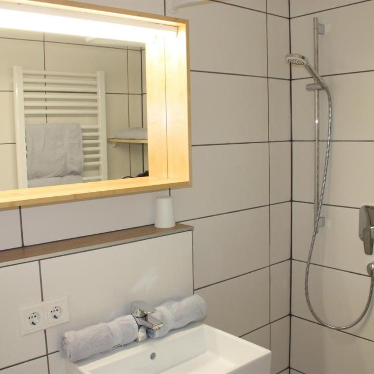 Ferienwohnungen Nachbaur - Apartment mit Dusche - 2