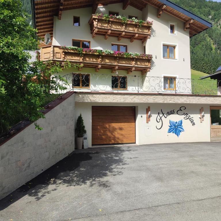 Haus Enzian - Apartment mit 3 Schlafzimmern und Balkon - 54