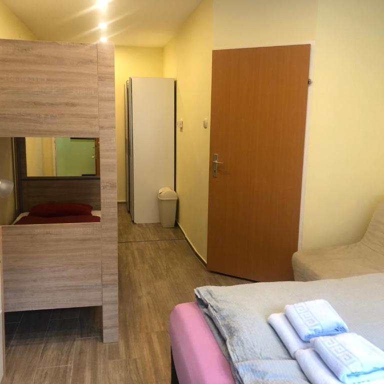 AlpenKlub Hotel - Quadruple Room with Mountain View - 4