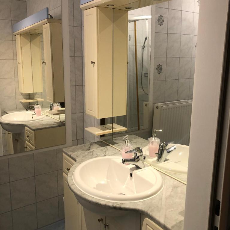 AlpenKlub Hotel - Two-Bedroom Suite - 7
