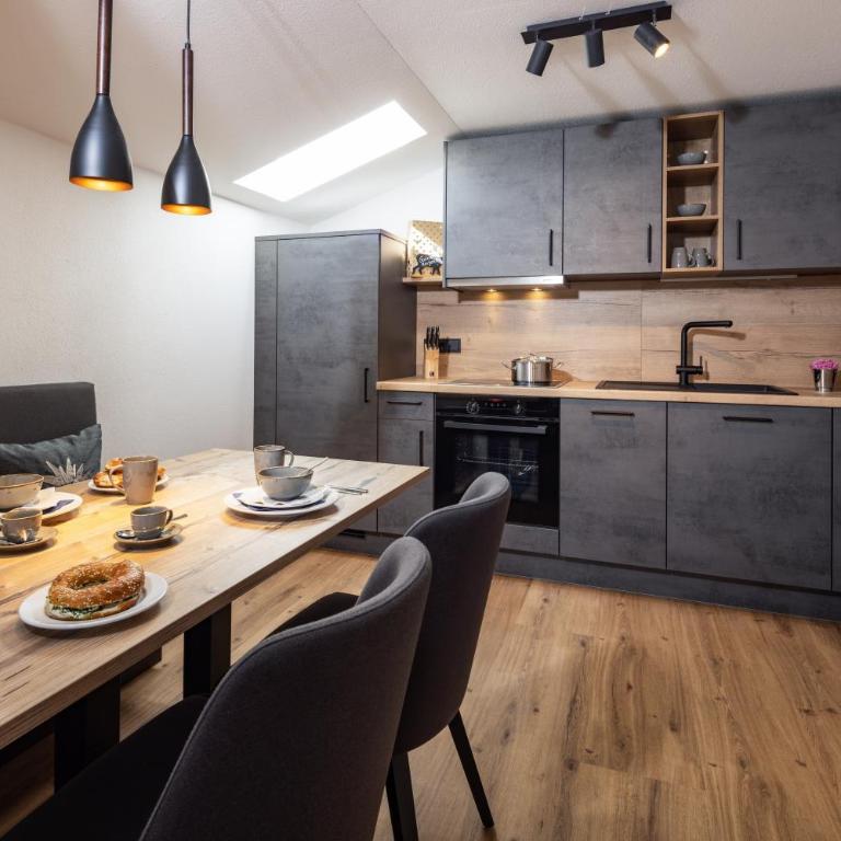 Hubertus Appartements Inzell - Apartment mit Blick auf die Berge - 2