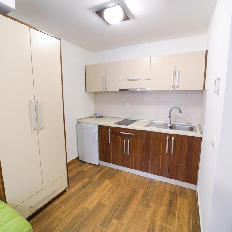 Vila Almax - Standardni Trokrevetni Studio - 8