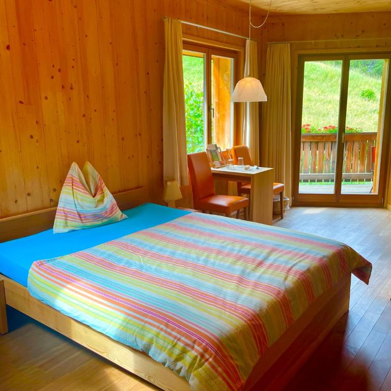 BerglandHof Hotel Ernen - Doppelzimmer mit Balkon - 5