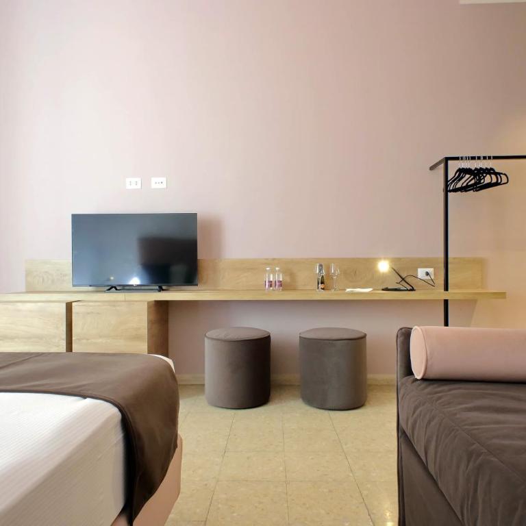 Youroom Quattro Fontane - Rooms - Camera Tripla Superior - 6