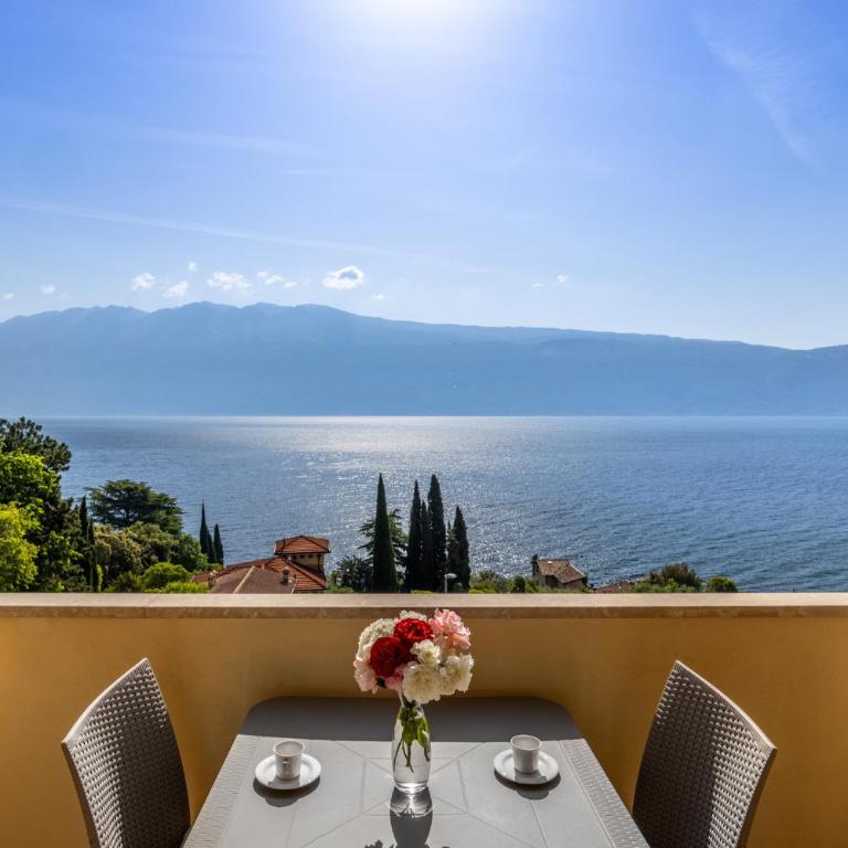 Hotel Meandro - Lake View - Camera Matrimoniale Superior con Vista Lago - 2