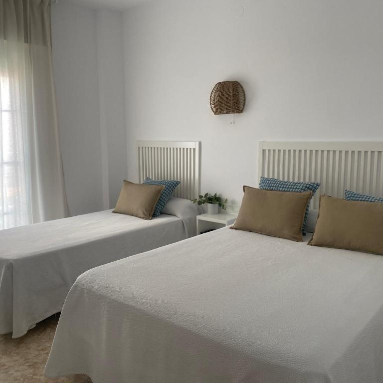 Hostal Andalucia - Habitación Triple Superior - 4
