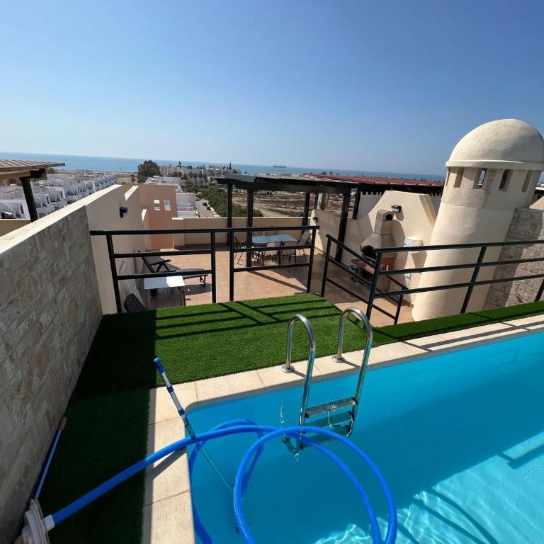 Ático con piscina privada vistas al mar. - Apartamento de 2 dormitorios - 18