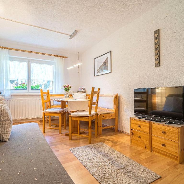 Ferienwohnung Lisi - Apartment mit 2 Schlafzimmern und Dusche - 2