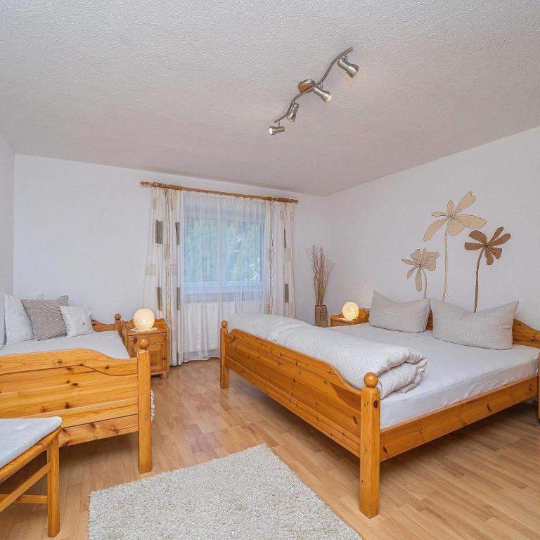Ferienwohnung Lisi - Apartment mit 2 Schlafzimmern und Dusche - 3