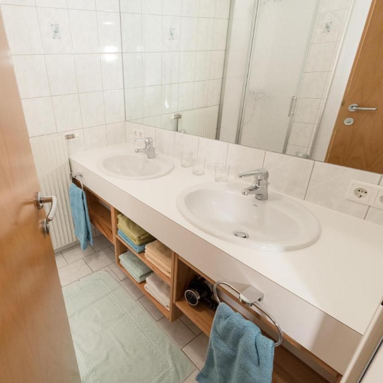 Appartement Montanea - Apartment mit 3 Schlafzimmern und Dusche - 35
