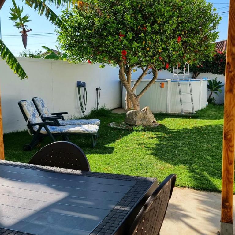 Apartamento privado con jardin, piscina elevada y bbq - Two-Bedroom House - 3